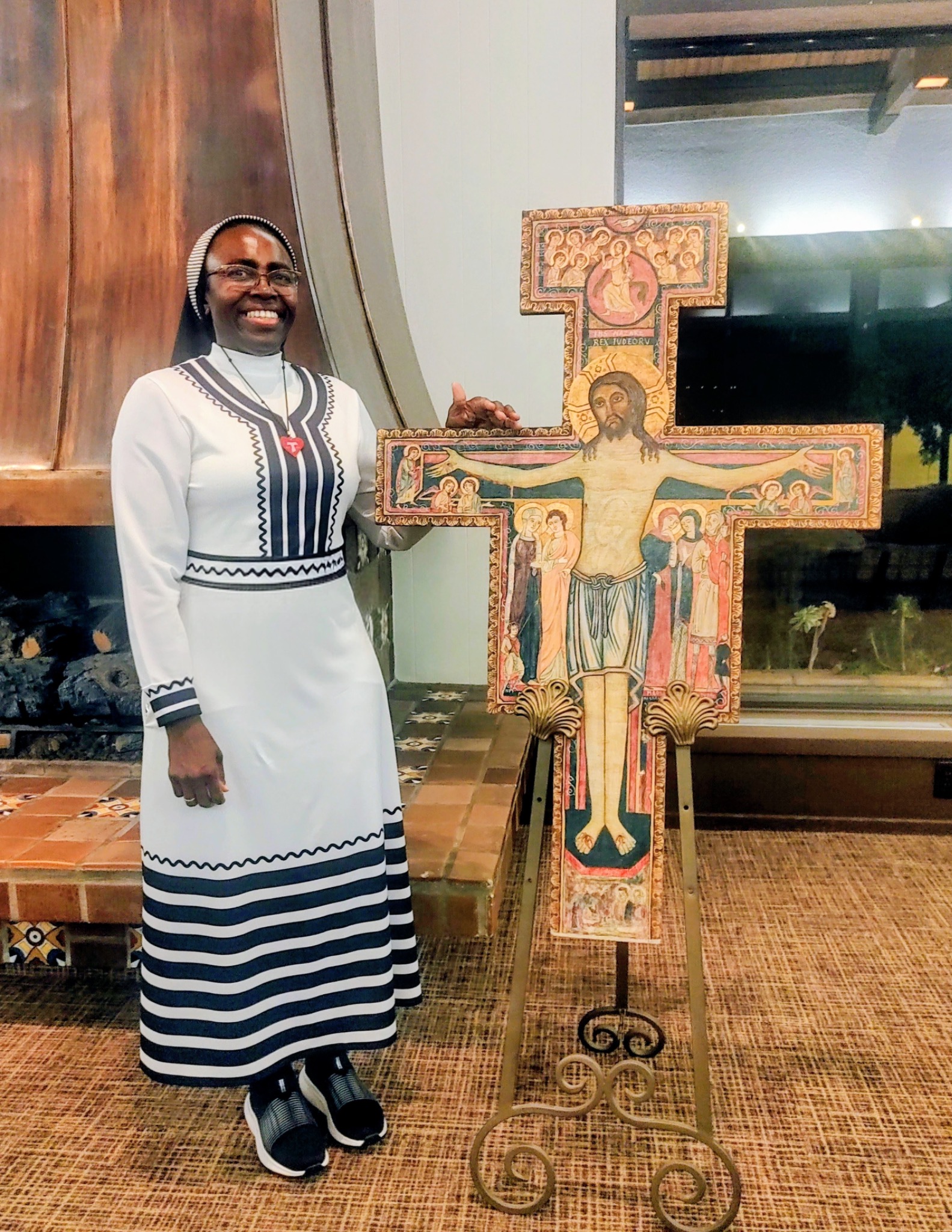 Foundress with the San Damiano Crucifix